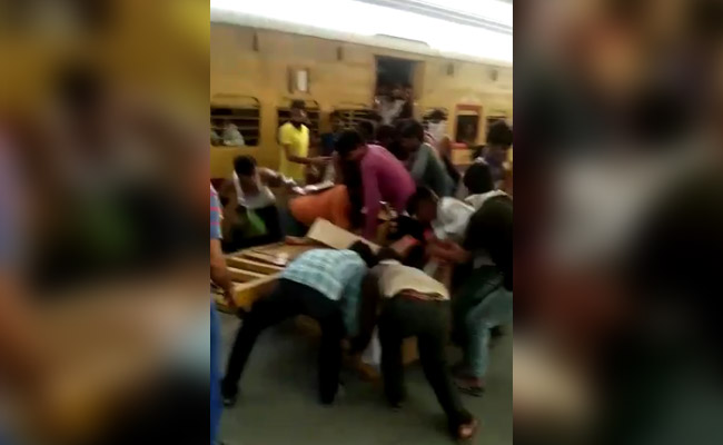 Migrants Looting Food, Water At Delhi Station Shows Raw Desperation