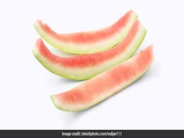 Watermelon Peel Halwa : तरबूज के छिलके से बनाएं स्वादिष्ट हलवा, खाते ही हर कोई पूछेगा रेसिपी, देखें वीडियो Watermelon Peel Halwa : तरबूज के छिलके से बनाएं स्वादिष्ट हलवा, खाते ही हर कोई पूछेगा रेसिपी, देखें वीडियो