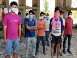 "प्याज और चावल, खेतों में बची फसल खाने को मजबूर हैं" मध्य प्रदेश में फंसे मजदूर, CM योगी से लगाई घर पहुंचाने की गुहार "प्याज और चावल, खेतों में बची फसल खाने को मजबूर हैं" मध्य प्रदेश में फंसे मजदूर, CM योगी से लगाई घर पहुंचाने की गुहार