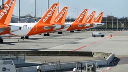 Drunk EasyJet Pilot Roams Naked In African Hotel's Reception, Gym, Spa