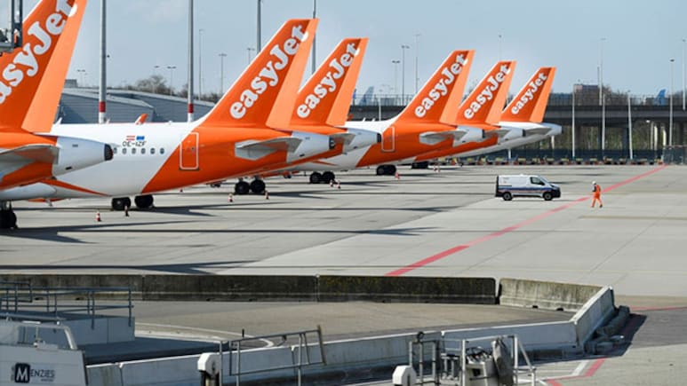 Drunk EasyJet Pilot Roams Naked In African Hotel's Reception, Gym, Spa