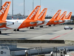 Drunk EasyJet Pilot Roams Naked In African Hotel's Reception, Gym, Spa Drunk EasyJet Pilot Roams Naked In African Hotel's Reception, Gym, Spa