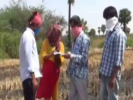 महामारी पर भारी बेरोजगारी, कभी 1 लाख महीना कमाने वाले आज मनरेगा की दिहाड़ी से चला रहे हैं गुजारा महामारी पर भारी बेरोजगारी, कभी 1 लाख महीना कमाने वाले आज मनरेगा की दिहाड़ी से चला रहे हैं गुजारा