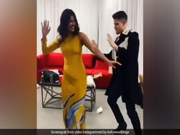 Trending: Throwback To The Time When Priyanka Chopra And Nick Jonas Danced To <i>Hauli Hauli</i> Trending: Throwback To The Time When Priyanka Chopra And Nick Jonas Danced To <i>Hauli Hauli</i>