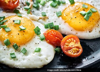 What Happens When Someone Watches You Work? This Egg Pic Explains