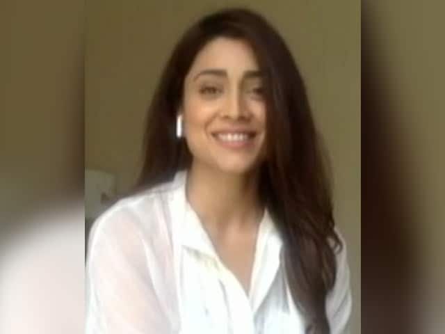 Video: खुश होने के लिए बहुत सारी चीजों का होना जरूरी नहीं है : अभिनेत्री श्रेया शरण
