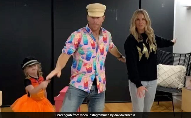 साउथ सुपरस्टार का डांस कॉपी कर डेविड वॉर्नर ने TikTok पर मचा डाला धमाल, लोग बोले- टॉलीवुड ज्वाइन कर लो...