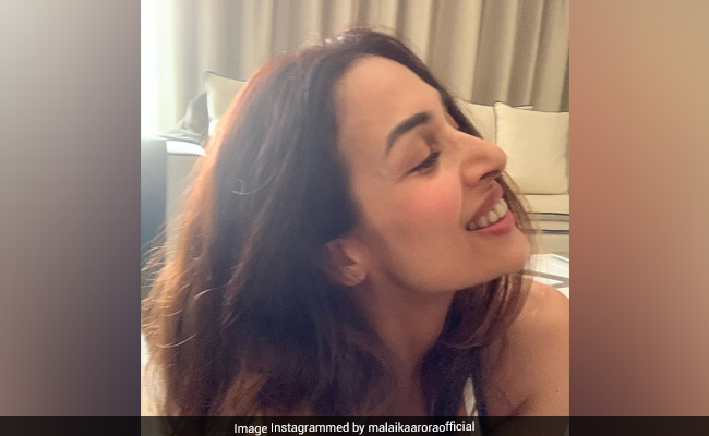 Aloe vera gel seems to be the perfect remedy for Malaika Arora's sensitive skin