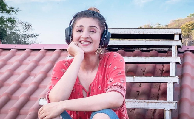Dhvani Bhanushali's New Song <i>Jeetenge Hum</I>, A Shout Out To The Fighting Spirit Of India, Is Out Now