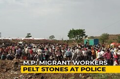 Migrants Throw Stones, Protest Near Madhya Pradesh Border Over Food Migrants Throw Stones, Protest Near Madhya Pradesh Border Over Food