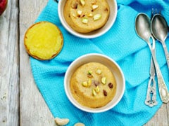 Indian Cooking Tips: How To Make The Classic Sooji Ka Halwa (Recipe Video Inside) Indian Cooking Tips: How To Make The Classic Sooji Ka Halwa (Recipe Video Inside)