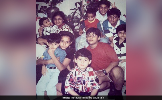 Can You Spot Sonam And Arjun Kapoor In This Priceless Throwback Pic?