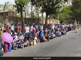 मुंबई : श्रमिक स्पेशल ट्रेन का मिला टिकट, बिहार के कटिहार-समस्तीपुर और किशनगंज जाने को तैयार प्रवासी मजदूर मुंबई : श्रमिक स्पेशल ट्रेन का मिला टिकट, बिहार के कटिहार-समस्तीपुर और किशनगंज जाने को तैयार प्रवासी मजदूर