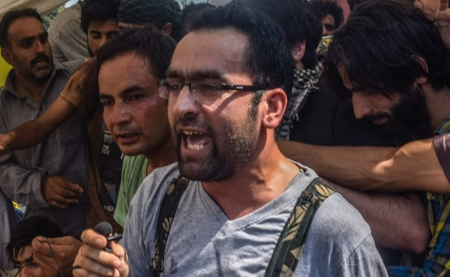 आतंकी रियाज़ नाइकू ने जो छवि गढ़ रखी थी, वैसा कुछ न दिखा, किसने दिया था उसका सुराग, पढ़ें मुठभेड़ की पूरी दास्तान