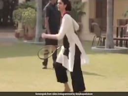 दीपिका पादुकोण और इरफान खान के बीच हुआ था टेनिस का मैच, थ्रोबैक Video हुआ वायरल दीपिका पादुकोण और इरफान खान के बीच हुआ था टेनिस का मैच, थ्रोबैक Video हुआ वायरल