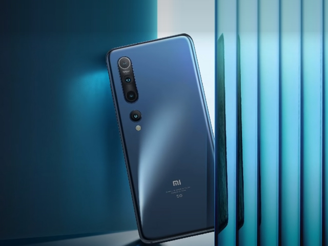 Mi 10 5G First Look: Is This A OnePlus Killer?