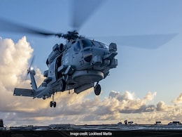 चीनी-पाकिस्तानी पनडुब्बियों पर नज़र रखने के लिए अमेरिका से 24 MH-60R चॉपरों का सौदा किया भारत ने चीनी-पाकिस्तानी पनडुब्बियों पर नज़र रखने के लिए अमेरिका से 24 MH-60R चॉपरों का सौदा किया भारत ने