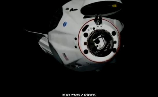 नासा के दो अंतरिक्ष यात्रियों को लेकर गया स्पेस एक्स का यान सफलता पूर्वक इंटरनेशनल स्पेस स्टेशन से जुड़ा