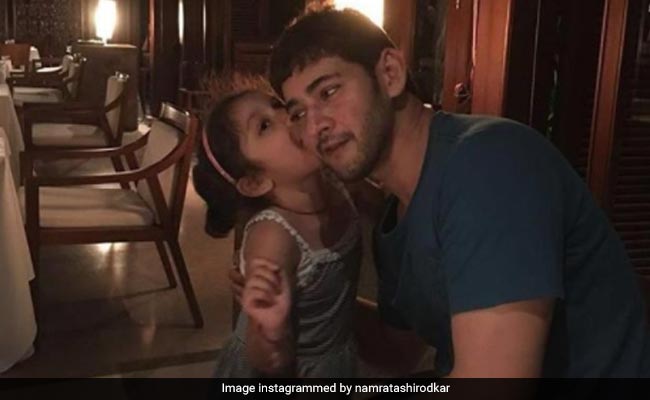Mahesh Babu And Namrata Shirodkar's Daughter Sitara Is "Daddy's Girl." Here's Proof