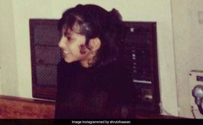 Shruti Haasan Posts Evidence She's Been A "Weirdo Since 1995"