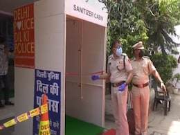 Coronavirus: दिल्ली के पहाड़गंज पुलिस थाने में सैनिटाइजिंग मशीन लगाई गई Coronavirus: दिल्ली के पहाड़गंज पुलिस थाने में सैनिटाइजिंग मशीन लगाई गई