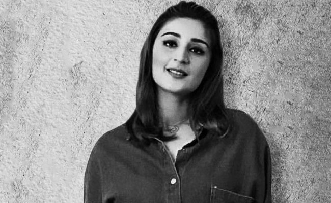 Pop Star Dhvani Bhanushali Achieves 1.4 Billion YouTube Views For Her Singles <i>Vaaste</i> And <i>Leja Re</i>