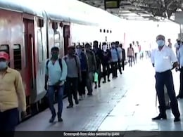 यूपी में अब तक पहुंची 1018 श्रमिक स्पेशल ट्रेनें, साढ़े 13 लाख से ज्यादा प्रवासी लौटे घर यूपी में अब तक पहुंची 1018 श्रमिक स्पेशल ट्रेनें, साढ़े 13 लाख से ज्यादा प्रवासी लौटे घर