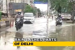 Delhi Wakes Up To Heavy Rain, Strong Winds Delhi Wakes Up To Heavy Rain, Strong Winds