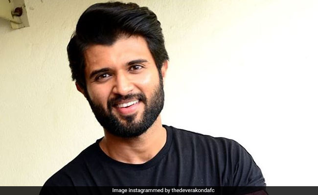 विजय देवरकोंडा ने लॉकडाउन में 17000 से ज्यादा मिडिल क्लास फैमिली की यूं की मदद