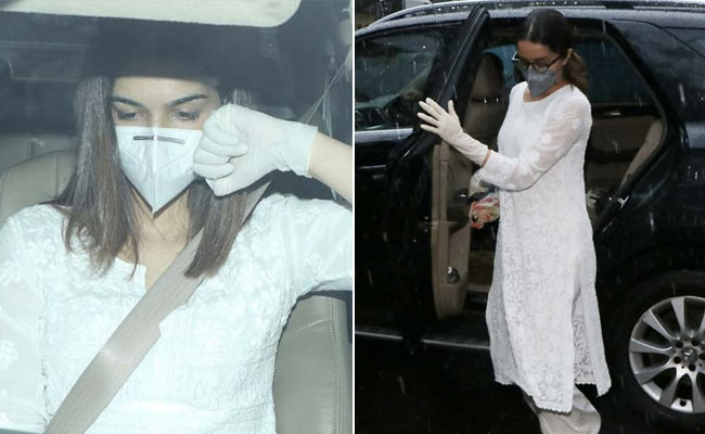 Sushant Singh Rajput's Funeral: Kriti Sanon, Shraddha Kapoor, Vivek Oberoi And Others Attend