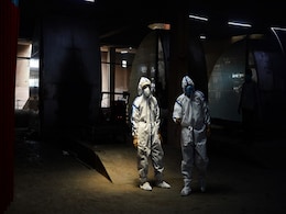 कोरोना मृतकों की बढ़ती संख्या के साथ दिल्ली के श्मशान घाटों की चुनौतियां भी बढ़ी, दिन भर खुले रहते हैं घाट कोरोना मृतकों की बढ़ती संख्या के साथ दिल्ली के श्मशान घाटों की चुनौतियां भी बढ़ी, दिन भर खुले रहते हैं घाट