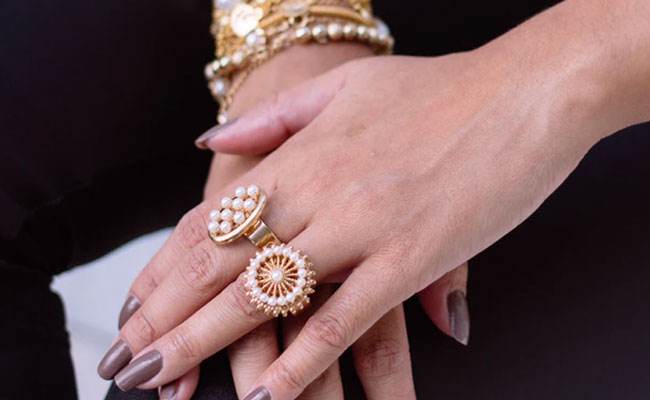Notch Up Your Style Game With Fashion Jewellery At 70% Off