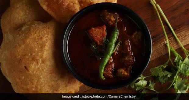 Malwani Chicken Curry: This Hot And Flavourful Chicken Recipe Is Ideal For All Spicy-Food Lovers (Recipe Video Inside)