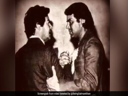 सलमान खान ने Father's Day पर शेयर किया अपने पिता का Video, बोले- बच्चे खुश तो पिता भी खुश सलमान खान ने Father's Day पर शेयर किया अपने पिता का Video, बोले- बच्चे खुश तो पिता भी खुश