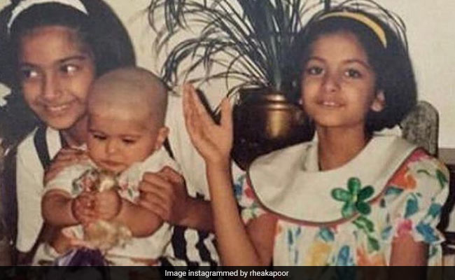 Here's How Birthday Girl Sonam Kapoor Reacted To Sister Rhea's Wish