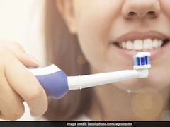 क्या सुबह ब्रश करने के तुरंत बाद चाय पीना नुकसानदायक है? जानिए दांत साफ करने के बाद क्या न करें