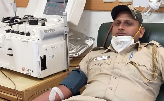 दिल्‍ली: अमर कॉलोनी पुलिस स्‍टेशन के तीन कांस्‍टेबलों ने पेश की मानवता की मिसाल, प्‍लाज्‍मा डोनेट किया..