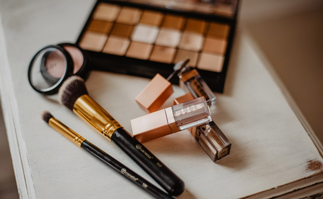 Amazon Wardrobe Refresh Sale 2020: These 10 Luxury Makeup Products Are At Up To 50% Off