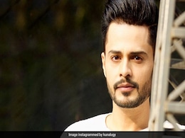 'बंदिनी' एक्टर शार्दुल पंडित ने डिप्रेशन और आर्थिक तंगी के कारण छोड़ी मुंबई, सोशल मीडिया पर लगाई काम के लिए गुहार 'बंदिनी' एक्टर शार्दुल पंडित ने डिप्रेशन और आर्थिक तंगी के कारण छोड़ी मुंबई, सोशल मीडिया पर लगाई काम के लिए गुहार