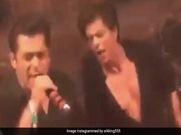 शाहरुख खान और सलमान खान ने टन टना टन' सॉन्ग पर किया ऐसा डांस, वायरस हुआ Video शाहरुख खान और सलमान खान ने टन टना टन' सॉन्ग पर किया ऐसा डांस, वायरस हुआ Video