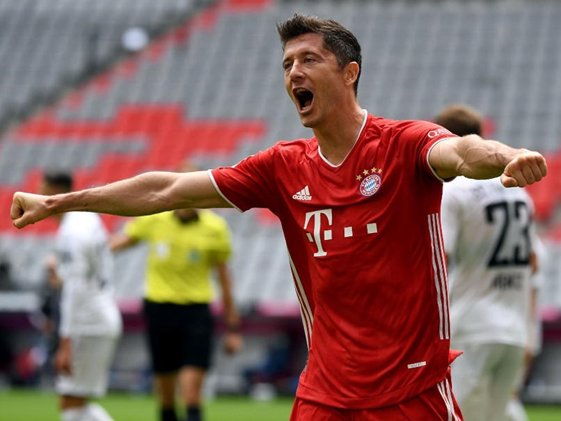 Bayern Munich's Robert Lewandowski Claims Bundesliga Record, Borussia Dortmund Finish Second