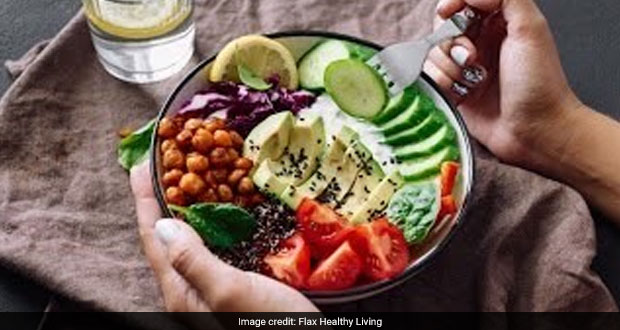 Make This Superfood Salad With Berries And Seeds In Just 15 Minutes