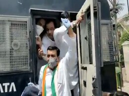 शिवराज सिंह के कथित ऑडियो पर बवाल, सड़क पर कांग्रेस कार्यकर्ताओं का हंगामा शिवराज सिंह के कथित ऑडियो पर बवाल, सड़क पर कांग्रेस कार्यकर्ताओं का हंगामा