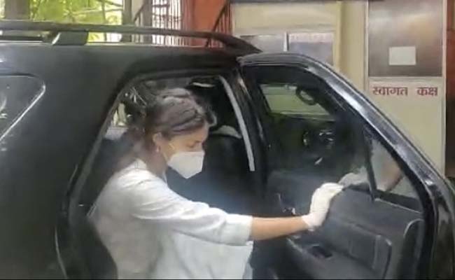 Sushant Singh Rajput Death: Actor Rhea Chakraborty Meets Police