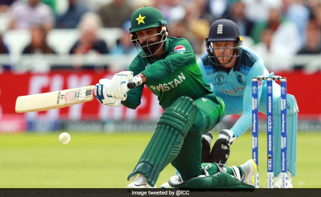 वहाब रियाज, हफीज समेत पाकिस्तान के 10 खिलाड़ी कोरोना पॉजिटिव, लोग बोले,'..बस अब रद्द करो सीरीज.."