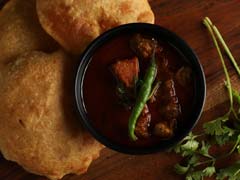 Malwani Chicken Curry: This Hot And Flavourful Chicken Recipe Is Ideal For All Spicy-Food Lovers (Recipe Video Inside) Malwani Chicken Curry: This Hot And Flavourful Chicken Recipe Is Ideal For All Spicy-Food Lovers (Recipe Video Inside)