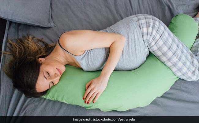 What's The Right Sleeping Position During Pregnancy, Left Or Right Side?