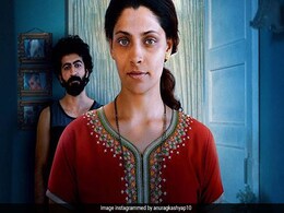 Choked Movie Review: रिलेशनशिप और नोटबंदी की धारदार जुगलबंदी है अनुराग कश्यप की 'चोक्ड' Choked Movie Review: रिलेशनशिप और नोटबंदी की धारदार जुगलबंदी है अनुराग कश्यप की 'चोक्ड'