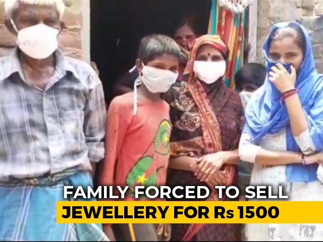 UP Migrant Family Sells Jewellery For Food , Government Steps In