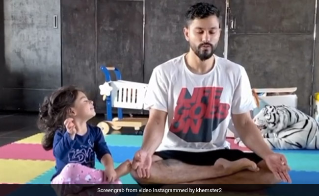 Kunal Kemmu Found The Cutest Ever Yoga Partner - Daughter Inaaya